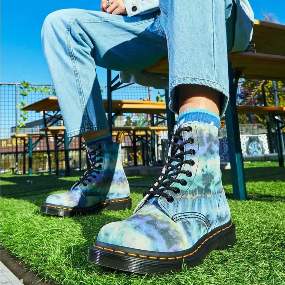 DR MARTENS Leather Boots
